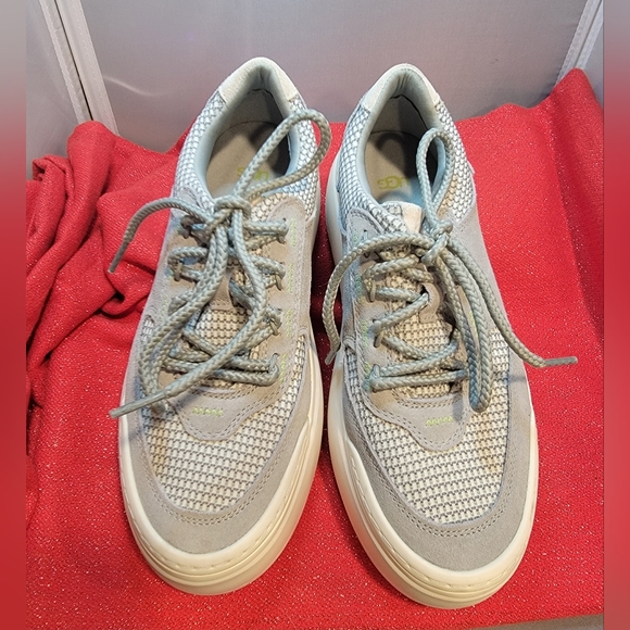 UGG Marlin Mega Lace Greyhound Platform Sneakers Size 7 US - Picture 3 of 12